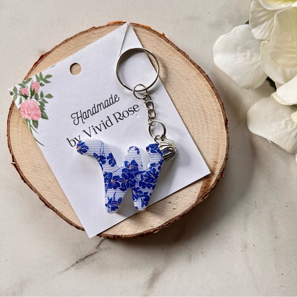 Handmade Initial Keychain | Letter W